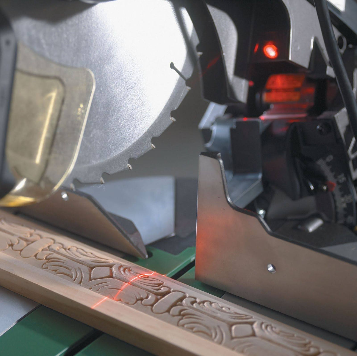 Compound Laser Miter Saw Z470