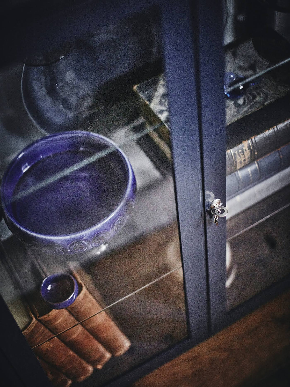 Glass-Door Cabinet C332040