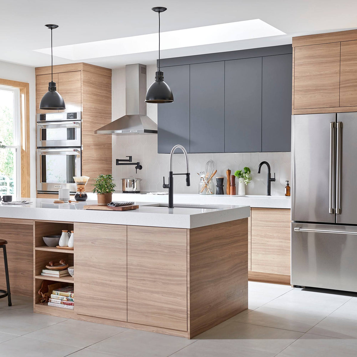 Polished Chrome Pull-Down Kitchen Faucet I296767