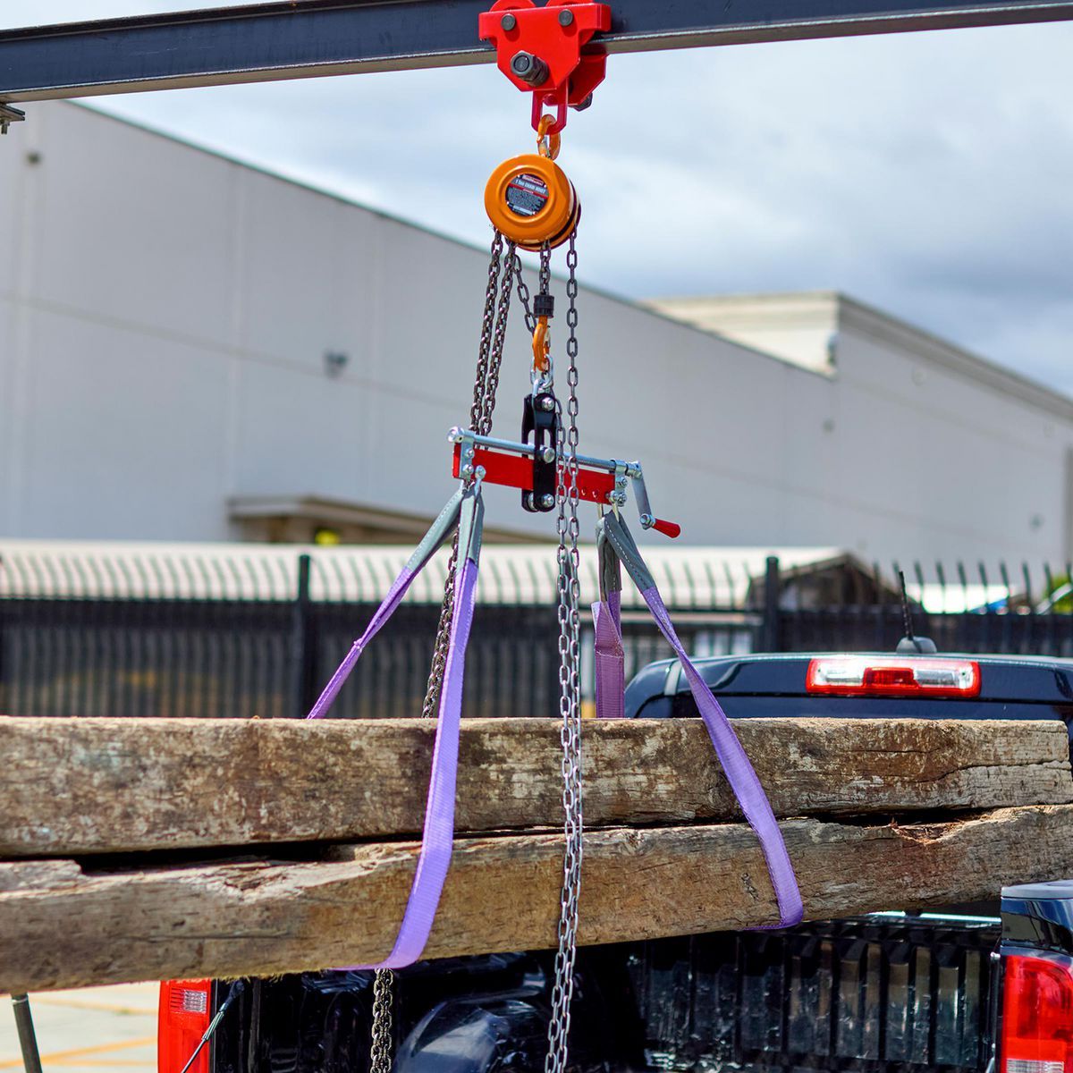1 Ton Telescoping Gantry Crane M857426