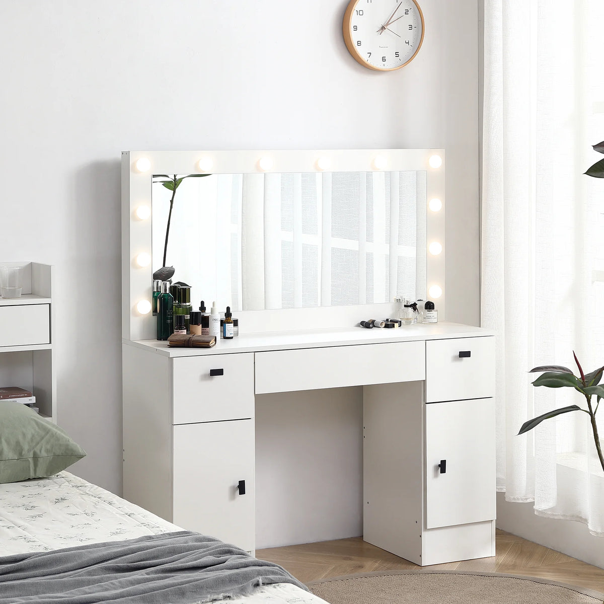 White Makeup Vanity Table with Lighted Mirror and 3 Drawers M968