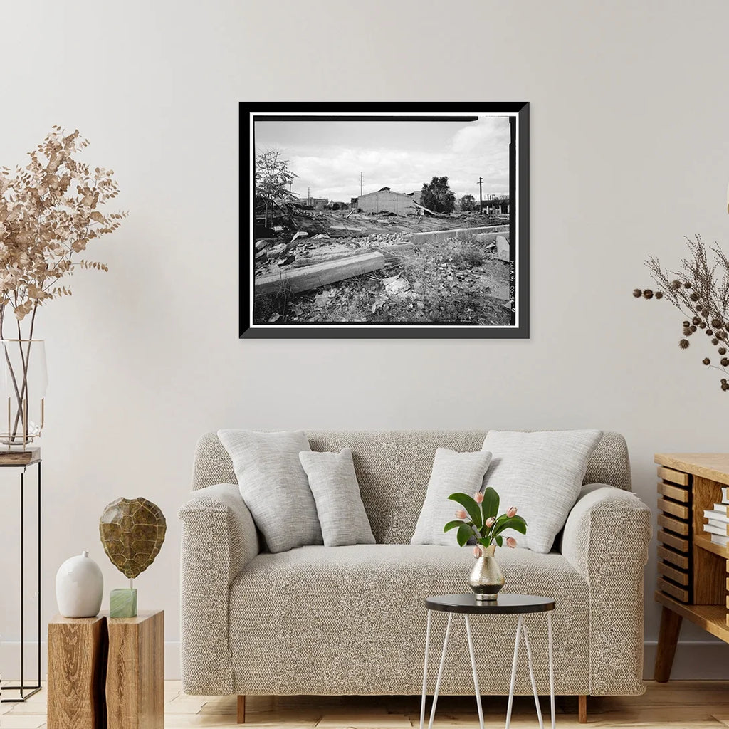 Framed Print 17-7/8" x 21-7/8" R3911