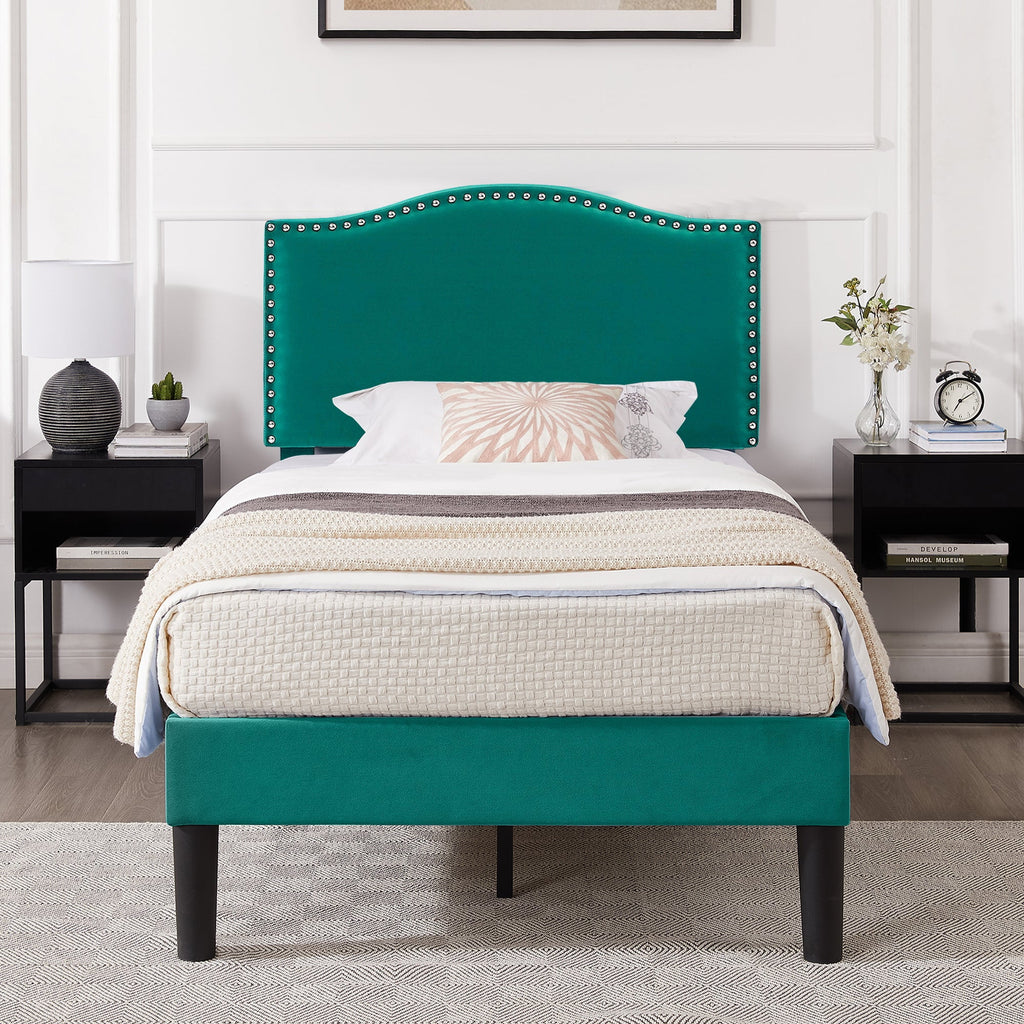 Queen Upholstered Platform Bed with Adjustable Headboard B20721