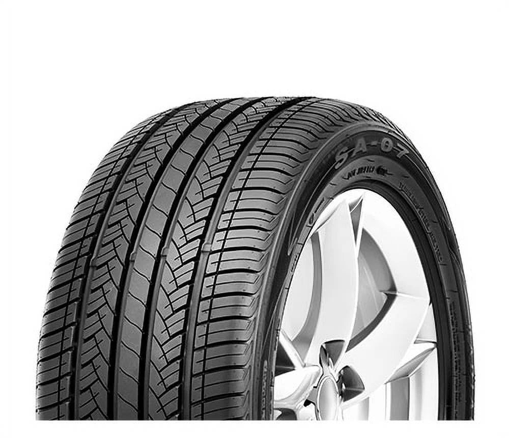 255/45R19 100V Passenger Tire R257