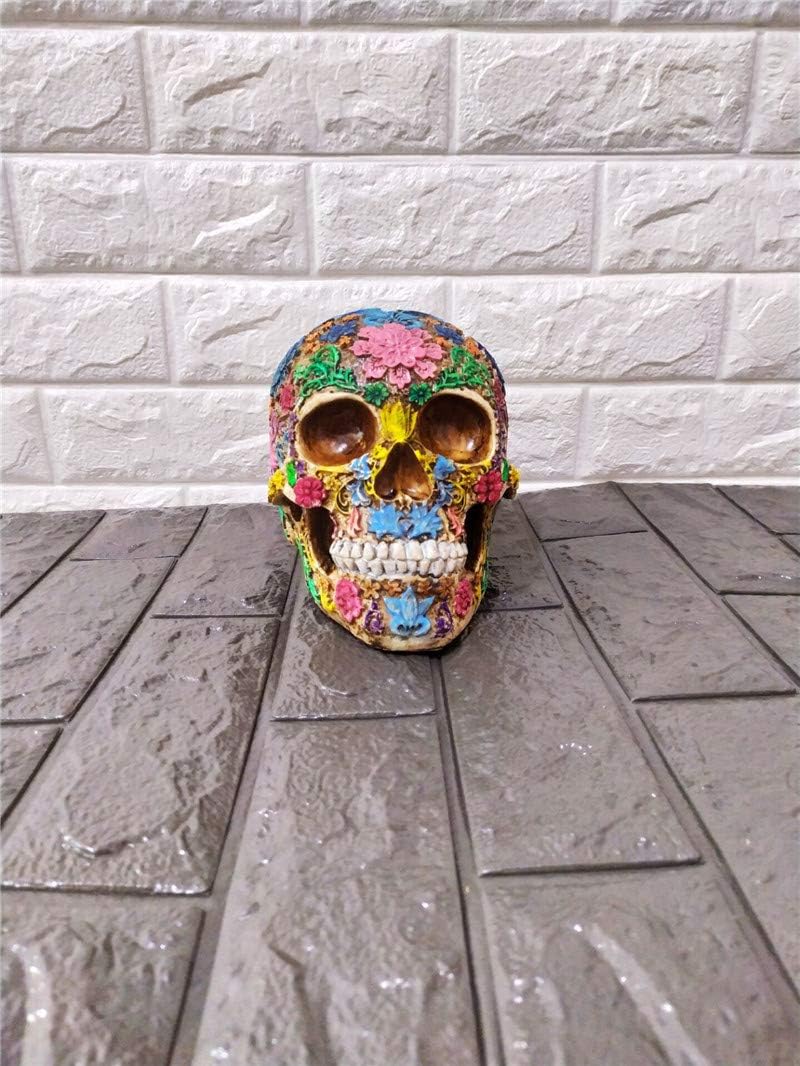 Resin Skull Statue R753