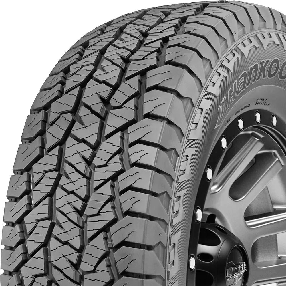 255/70R18 113T Tire D477319