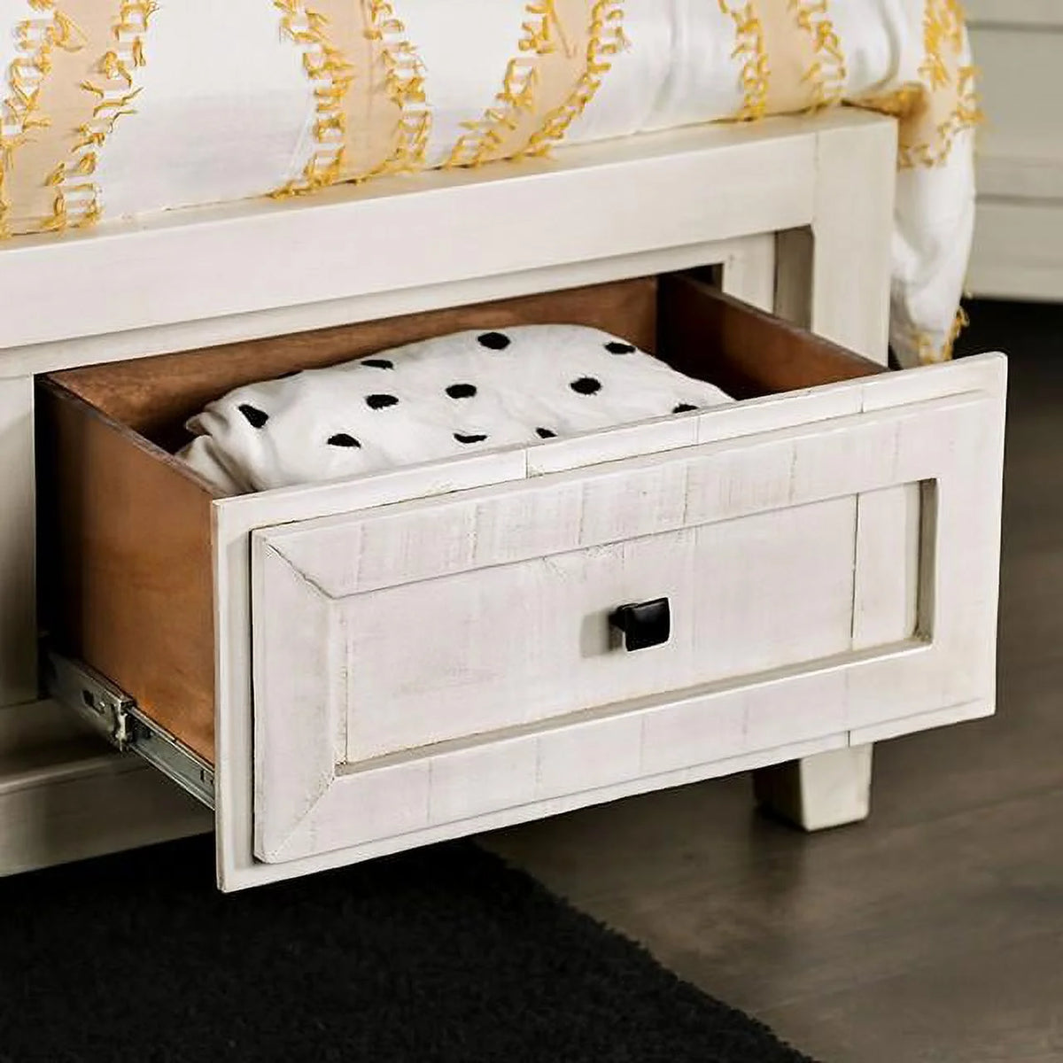Ivory Solid Wood Queen Bed Z985