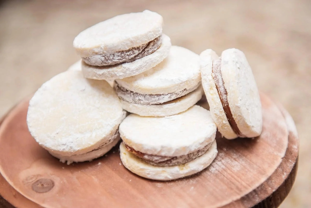 Box of 12 Dulce de leche Filled Cookies S704