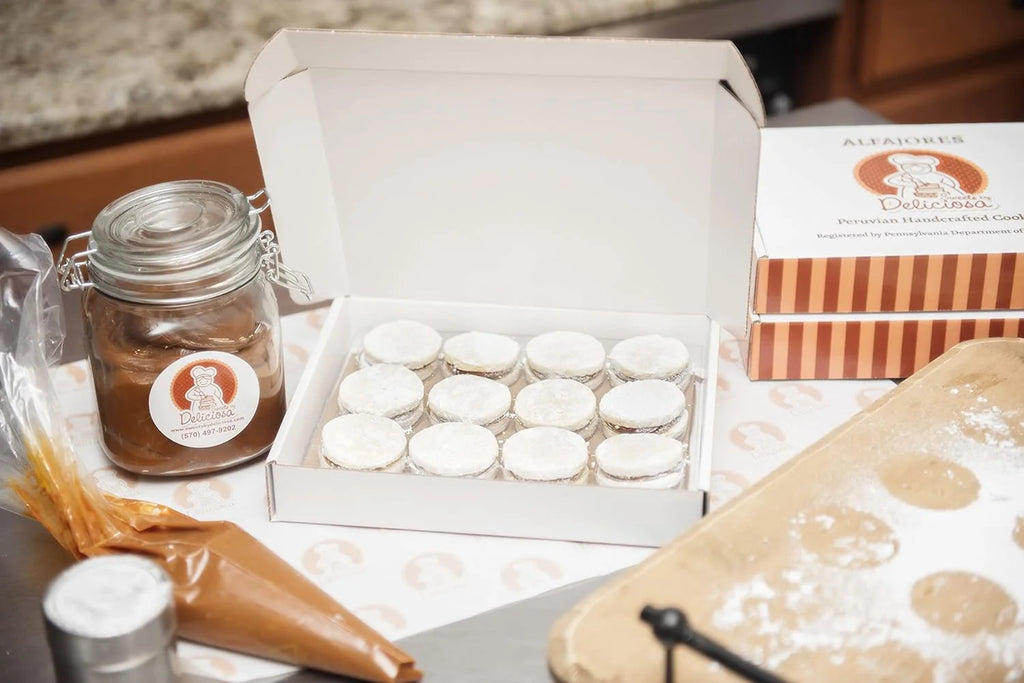 Box of 12 Dulce de leche Filled Cookies S704